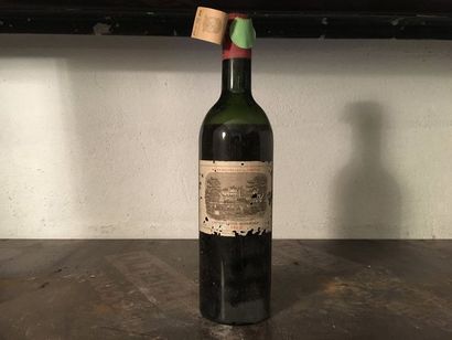 null 1 bouteille Château LAFITE-ROTHSCHILD, 1° cru Pauillac 1962 (ea, V)