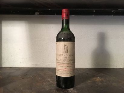 null 1 bouteille Château LATOUR, 1° cru Pauillac 1963 (es, elt, B)