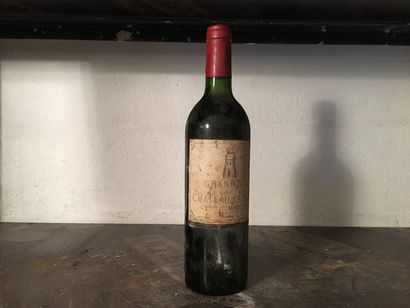 null 1 bouteille Château LATOUR, 1° cru Pauillac 1976 (es, J)