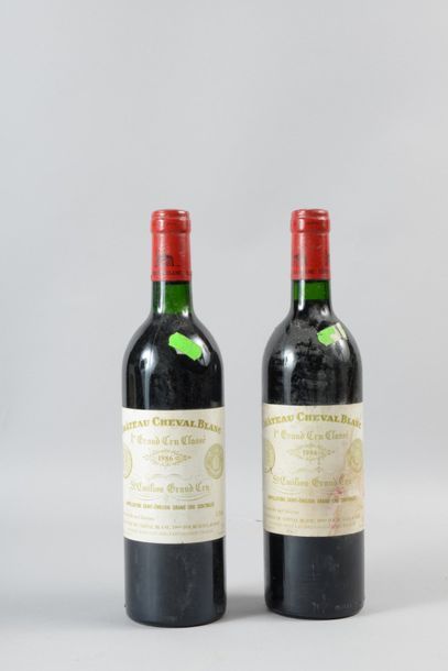 null 2 bouteilles Château CHEVAL-BLANC, 1° Grand cru St-Émilion 1986 (ett, 1 J)