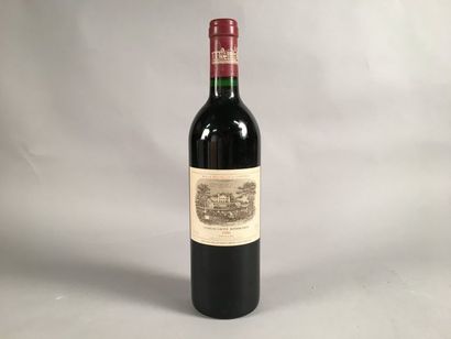 null 1 bouteille Château LAFITE-ROTHSCHILD, 1° cru Pauillac 1986 (lég traces blanches...