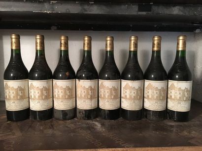 null 8 bouteilles Château HAUT-BRION, 1° cru Pessac-Léognan 1992 (es, elt, 1 ela...