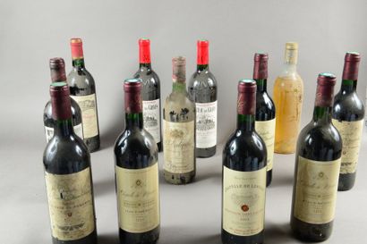 null 12 bouteilles BORDEAUX (dont Lalande-de-Pomerol, Haut-Médoc, et 1 Calon-Ségur...