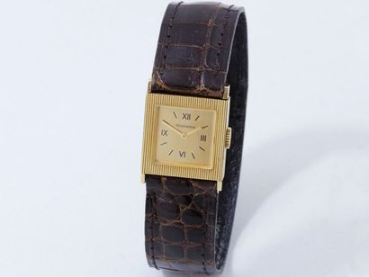 null BOUCHERON
Montre bracelet de dame en or 750 millièmes, de forme carrée, cadran...