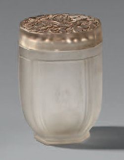 LALIQUE René (1860-1945) Pot à crème. Épreuve de tirage industriel réalisée en verre...