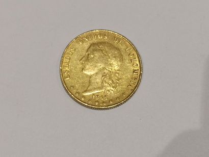 null 
Pièce de 10 Pesos or Colombie datée 1862 (usures)