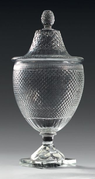 null Grand vase et son couvercle en cristal du début du XIXème siècle, Vonêche ou...