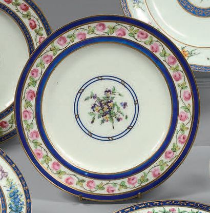 null Assiette en porcelaine de Sèvres du XVIIIème siècle
Circa 1793-1800, marques...
