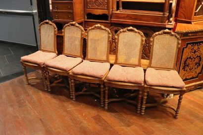null Six chaises de style Renaissance cannées