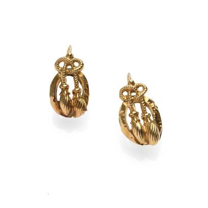 null Pair of 18K (750° thousandths) yellow gold earrings with trimmings decoration....