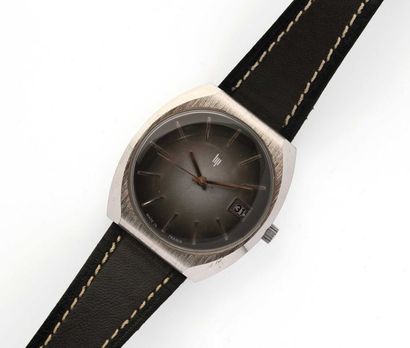 null LIP Reference 43800, circa 1975. - Stainless steel barrel case, smooth bezel,...