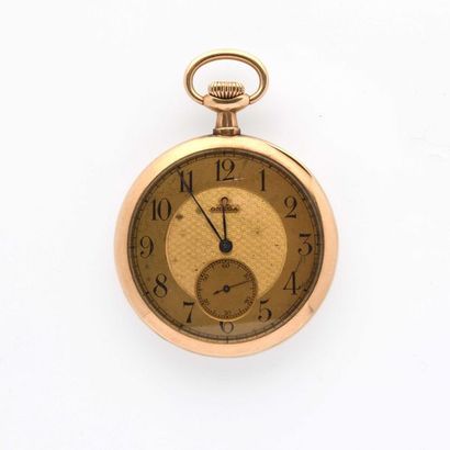 null OMEGA 18K yellow gold (750° millièlmes) pocket watch with mechanical movement....