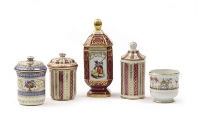 null Pot à tabac cylindrique en porcelaine de Limoges à décor polychrome Baron Jourdan....