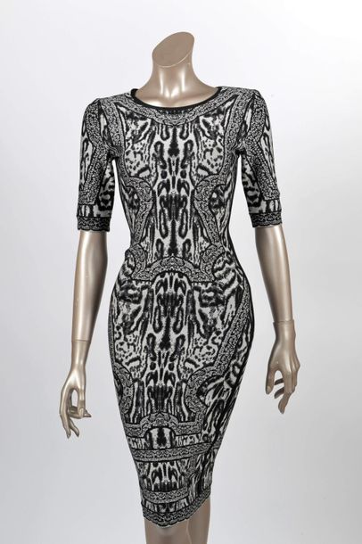 null Hervé LEGER : robe en rayonne à motif panthère noir et blanc, manches longues,...