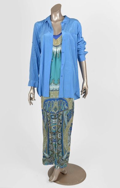 null ETRO – DKNY : Robe longue sans manche en soie bleu vert à décor de motifs cachemire...