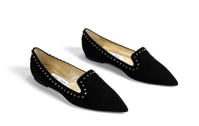 null JIMMY-CHOO : ballerines à bouts pointus en daim noir, bordure cloutée. T. 38.5...