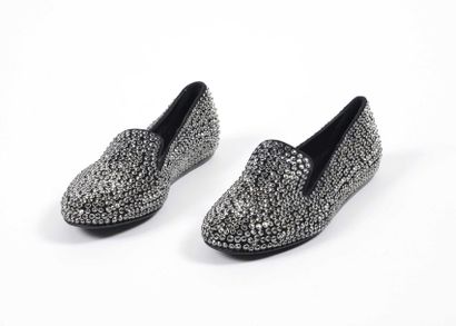 null LE SILLA : mocassins en cuir noir avec application de strass. T.38 Très bon...