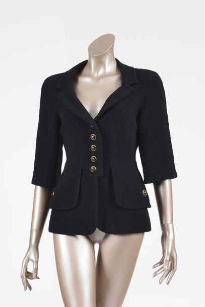 null CHANEL : veste en laine soie et polyamide noir, boutonnage simple, manches 3/4,...