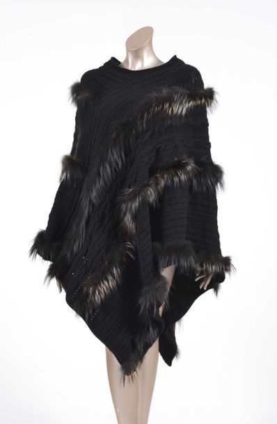 null Roberto CAVALLI : Poncho en laine noire et fourrure tricotée. T. Unique Très...