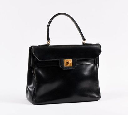 null Hermès Sac « Monaco » 30 cm en cuir box noir, de type retourné, fermeture à...