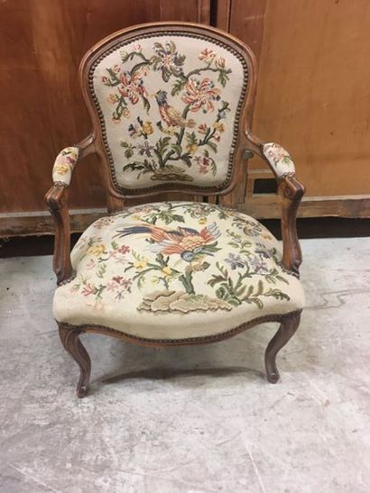 null Fauteuil cabriolet style Louis XV