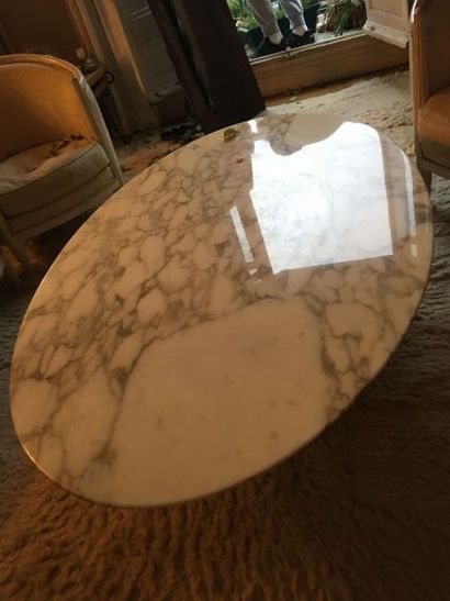 null Oval coffee table, marble top Knoll
