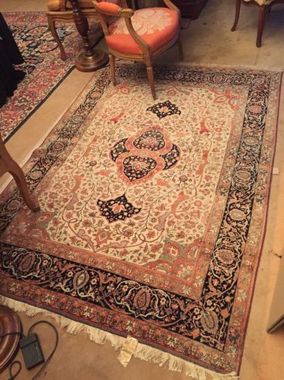 null Small rectangular wool and silk rug decorated with floral scroll motifs on a...