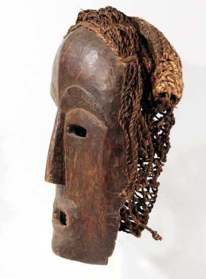 null Afrique. Exceptionnel masque Masque Chokwe (Congo/Angola/Zambie). H. 33cm.