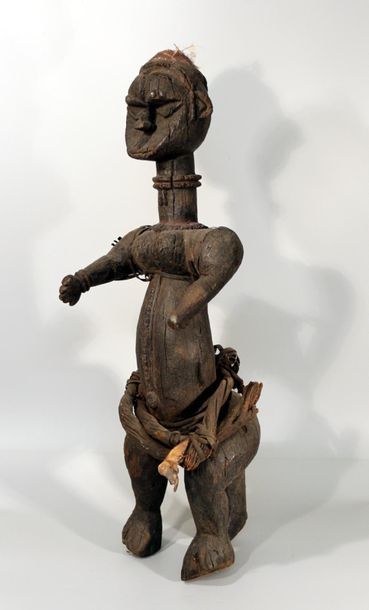 null Afrique. Cameroun. Importante statuette bamiléké. H. 72cm.