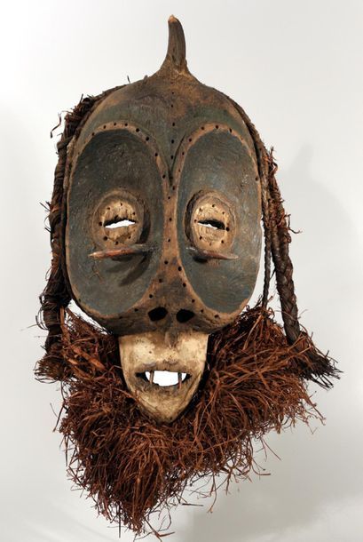 null Afrique. Beau masque Congo (République Démocratique du Congo). H. 47cm.