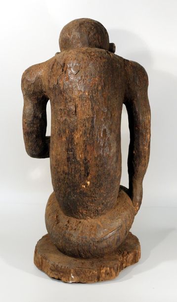 null Afrique. Importante statue de singe Bolo. H. approx. 70cm.