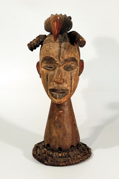null Nigéria, Beau masque cimier Idoma. H. 32,5cm.