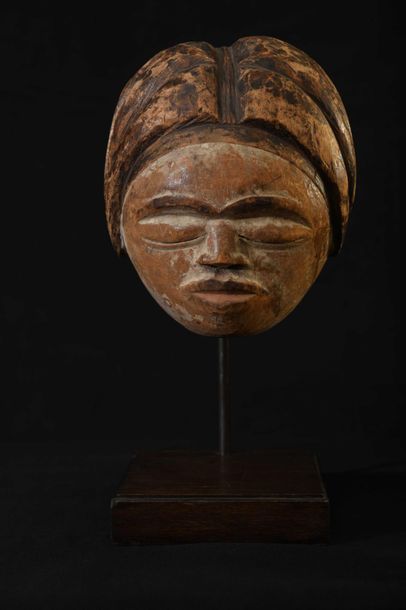 null NDJABI (Gabon). Masque féminin Traces de kaolin 18,5cm    