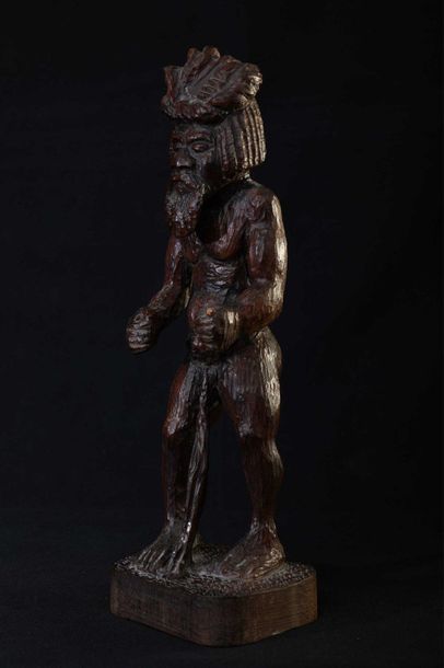 null KANAK (Nouvelle Calédonie) Statuette de guerrier en bois à patine brune Accident...