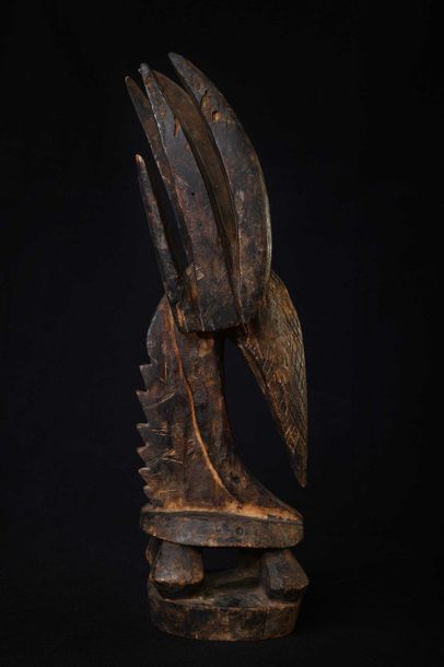 null BAMBARA (Mali). Cimier de danse agricole (Tyi wara) en bois représentant une...