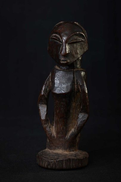 null Congo ex Zaïre Statuette d'homme en bois à patine foncée Fente 15,5cm    