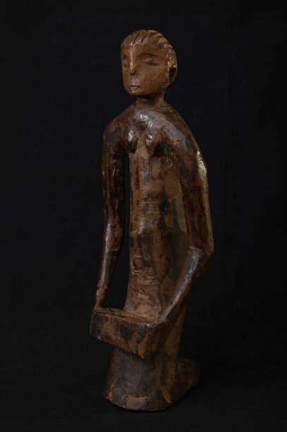 null Tanzanie Statue de femme accroupie tenant un objet dans ses mains Manques et...