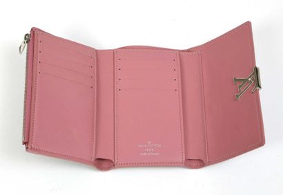 null Louis VUITTON : portefeuille en cuir noir et rose à motif floral piqué de clous,...