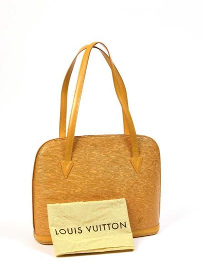 Louis VUITTON : Lussac sac en cuir épis jaune...
