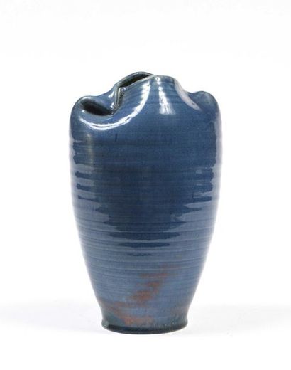 null BUCHTAL Vase soliflore balustre en céramique vernissé bleu à décor de plis de...