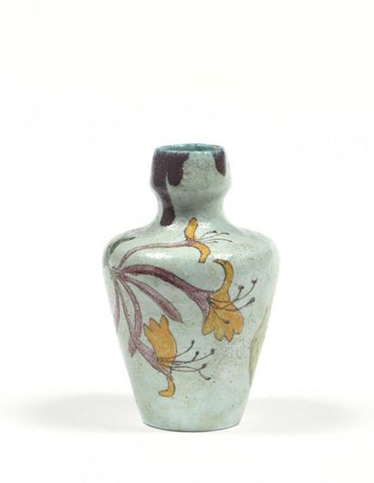 null Six vases de différents modèles en grès et céramique 

Début XXème siècle.