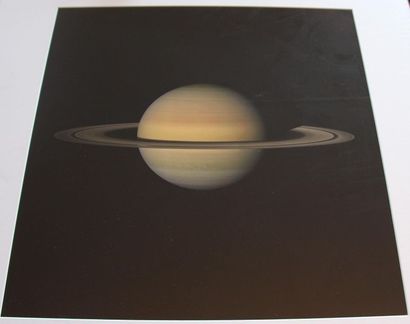 null Parfaite photographie de la planète Saturne réalisée par le sonde Cassini le...