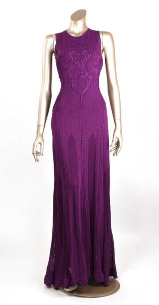 null 106 Roberto CAVALLI : robe longue de soirée en maille ajourée purple avec application...