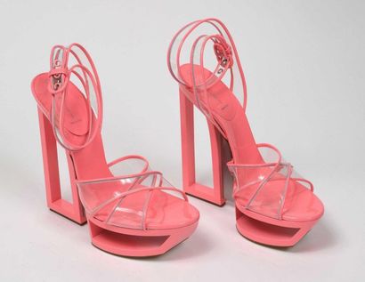 null 167 CASADEI : plateforme shoes en cuir rose fluo et vinyle transparent. T. 40.5...