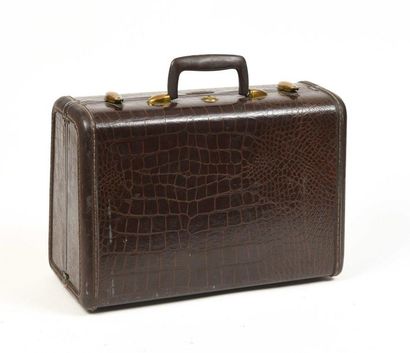 null SAMSONITE : valise en plastique à l'imitation de crococ et de cuir, deux loquets...