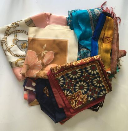 null Pack of 22 scarves