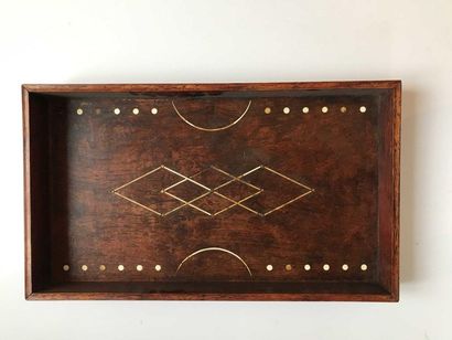 null Game board made of HUANG HUA LI wood with inlaid decoration. 

55 x 32 cm