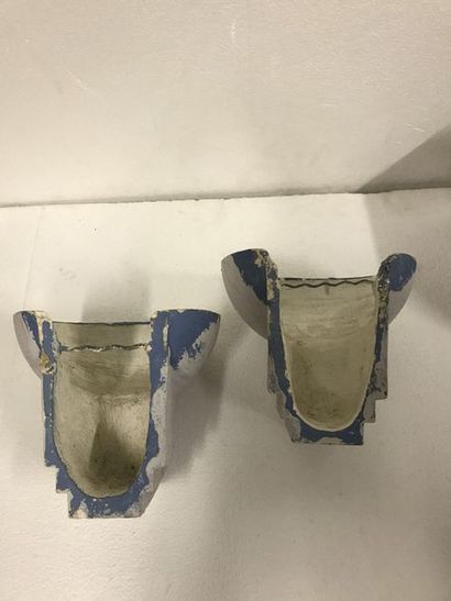 null Pair of plaster sconces

Height: 20 cm

(Accidents and minor misses)