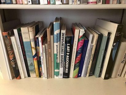 null Batch of modern hardcover and paperback books: miscellaneous literature, art...