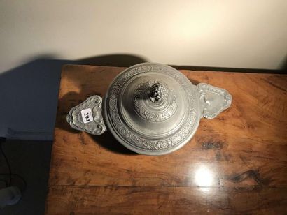 null Pewter bowl. Length 27cm